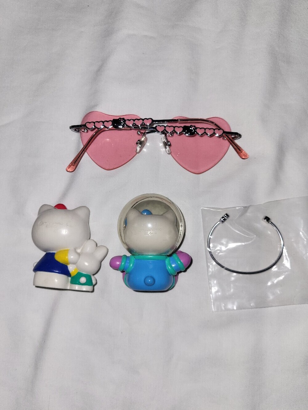 Hello Kitty Bundle - Picture 2 of 2